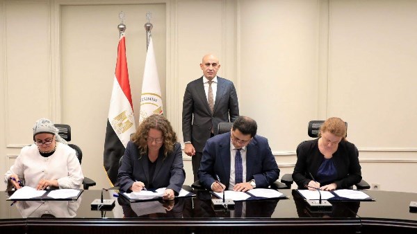 جانب من توقيع بروتوكولات تعاون 