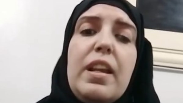 طليقة مذيع الجنازات