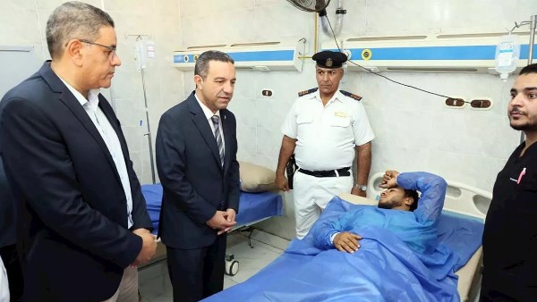 المحافظ ووكيل الصحة في موقع الحادث