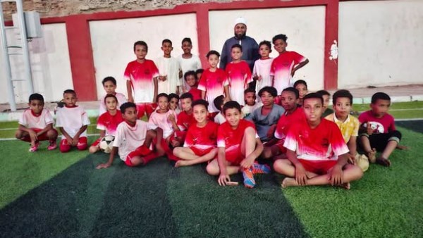 محافظ أسوان يتابع حملة «من نبع المصطفى» 