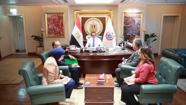 وزير الصحة والسكان 