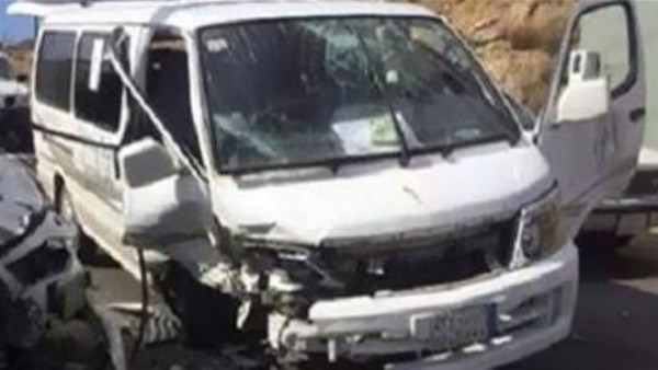  حادث انقلاب سيارة ميكروباص
