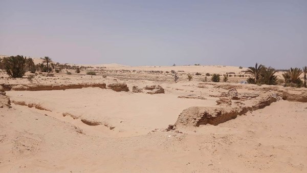  أعمال الحفائر