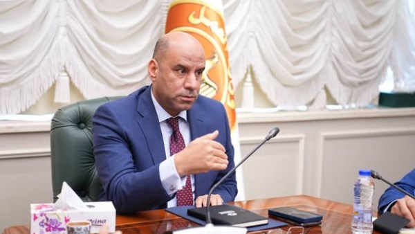  وزير العمل
