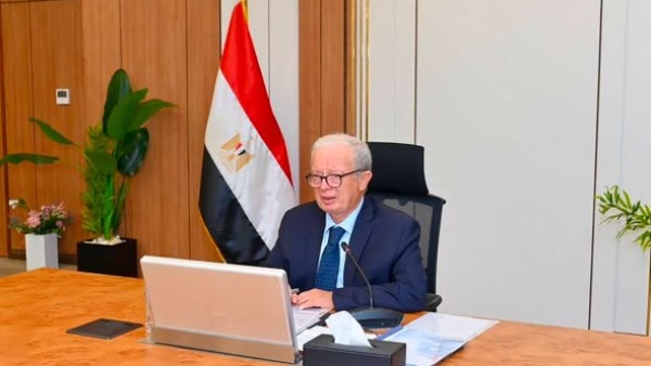  الدكتور حسين عيسى، نائب رئيس الوزراء للشؤون الاقتصادية