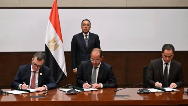 راسم توقيع اتفاقيتين