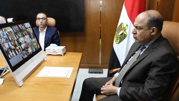 شارك اللواء عماد كدواني، محافظ المنيا، اليوم الاثنين، عبر تقنية الفيديو كونفرانس
