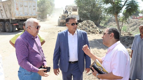 رفع 540 طنًا من نواتج تطهير مصرفين بالقليوبية وتشجير ترعة الشرقاوية
