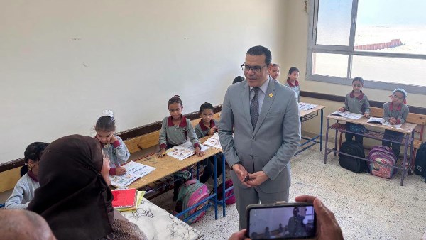 جولة مفاجئة لمدارس الغردقة لمتابعة الانضباط وانتظام الدراسة