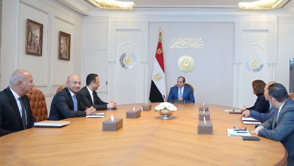 الرئيس السيسي يستقبل كريستل هايدمان الرئيسة التنفيذية لمجموعة «أورنج» العالمية