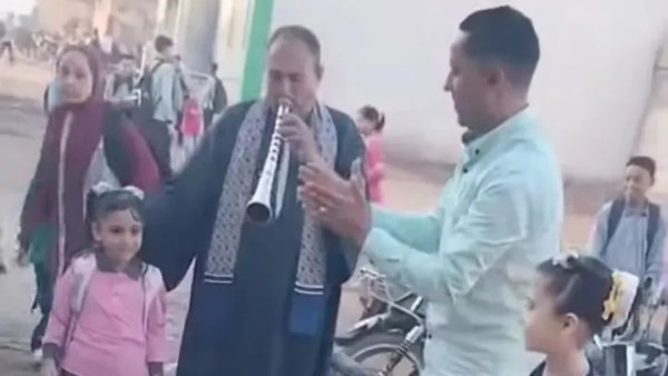 اب يحتفل بينته في شبراخيت 