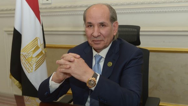 الدكتور خالد قنديل،نائب رئيس حزب الوفد، أمين سر لجنة الصحة بمجلس الشيوخ