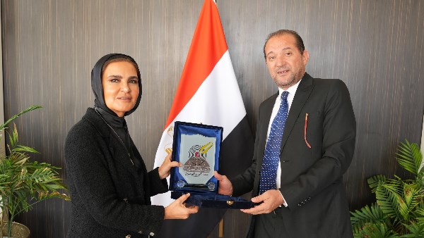خلال التكريم 