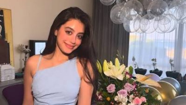 الفنانة ياسمينا العبد
