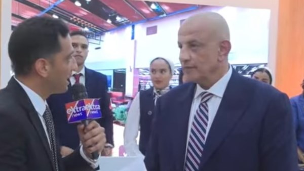الطيار وائل النشار رئيس الشركة المصرية للمطارات