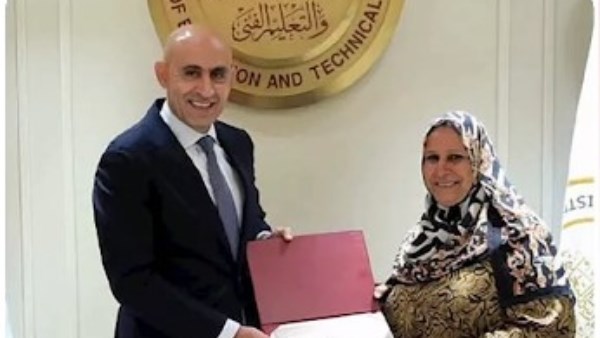 صالحة أبو الفصل مديرة مدرسة الشهيد أحمد سمير بمحافظة القليوبية