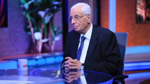 الدكتور حسام موافي أستاذ الحالات الحرجة بكلية طب قصر العيني
