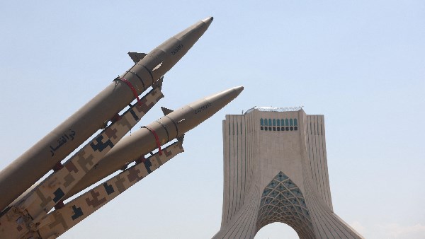 إيران