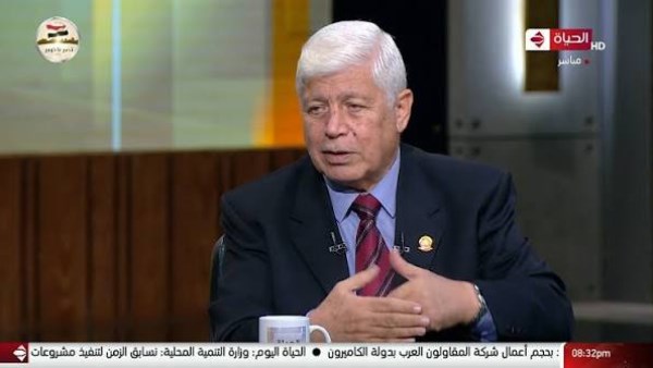 اللواء محمد الغباري مدير كلية الدفاع الوطني الأسبق