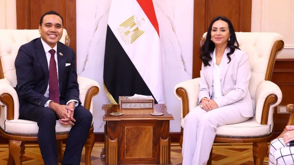 وزيرة التضامن تستقبل وزير الدولة السنغافوري