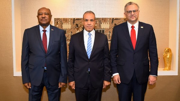 مصر والسودان وأمريكا تبحث تحركات وقف النزاع والتوصل لتسوية سياسية