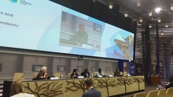 رئيس الخدمات البيطرية يشارك في المؤتمر العالمي للصحة الواحدة بإيطاليا