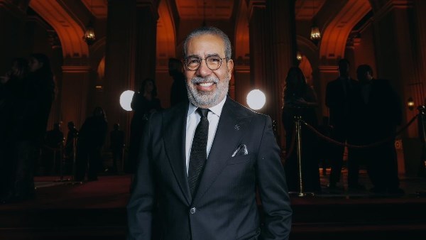 مدحت العدل 
