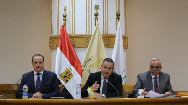 وزير التعليم العالى والقائم بأعمال وزير الثقافة يترأس اجتماع اللجنة العليا للمهرجانات بتشكيله الجديد