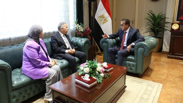 وزير الصحة والسكان 