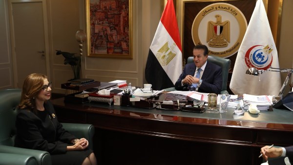  وزير الصحة والسكان