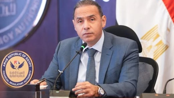  الدكتور إسلام عزام،