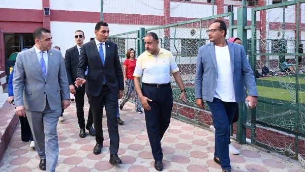 وزير الرياضة يزور مركز شباب الحرية بالإسكندرية