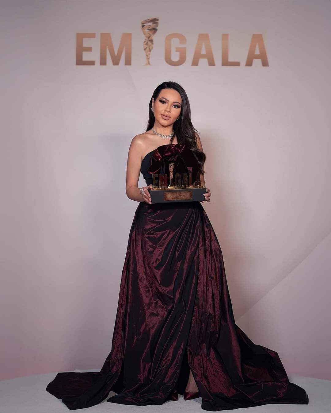 أسما إبراهيم تحصل على جائزة «Star Of The Night» من إيمي جالا - موقع ...